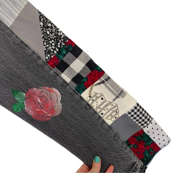 Levis Upcycled Jeans Waist 27 28 Womens Size Small Levi’s Patchwork Roses Retro - Picture 11 of 16